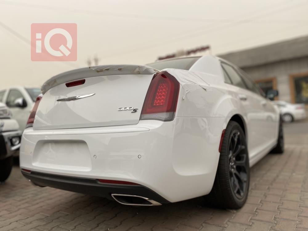 كرايسلر 300